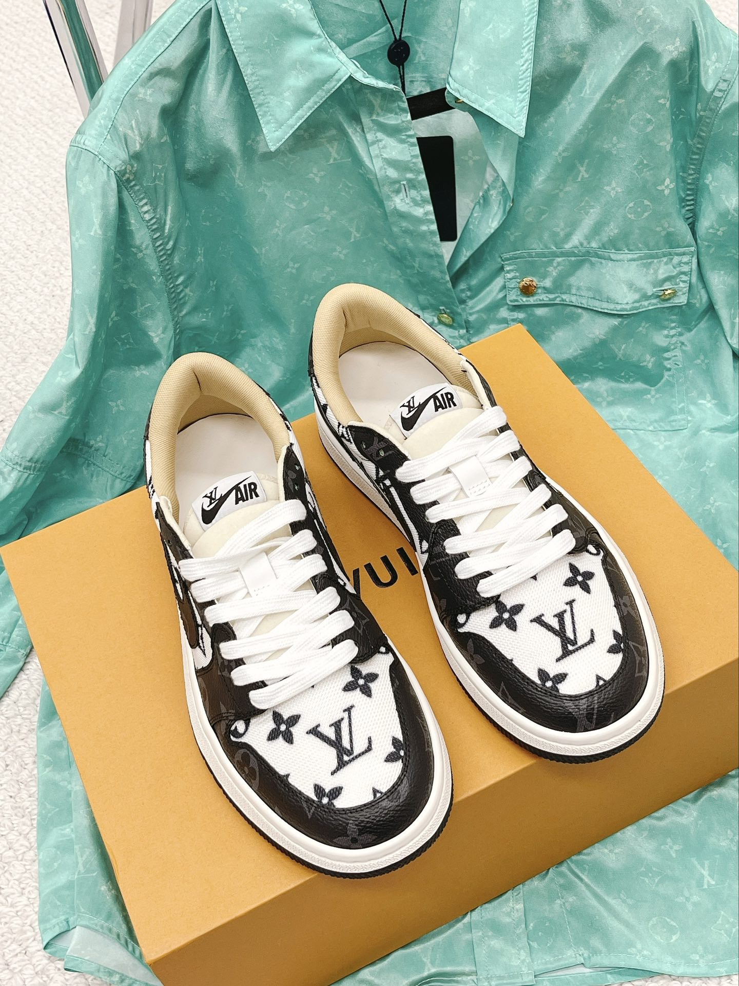 Men Women L*ouis V*uitton x NIKE Sneakers Maikesneakers