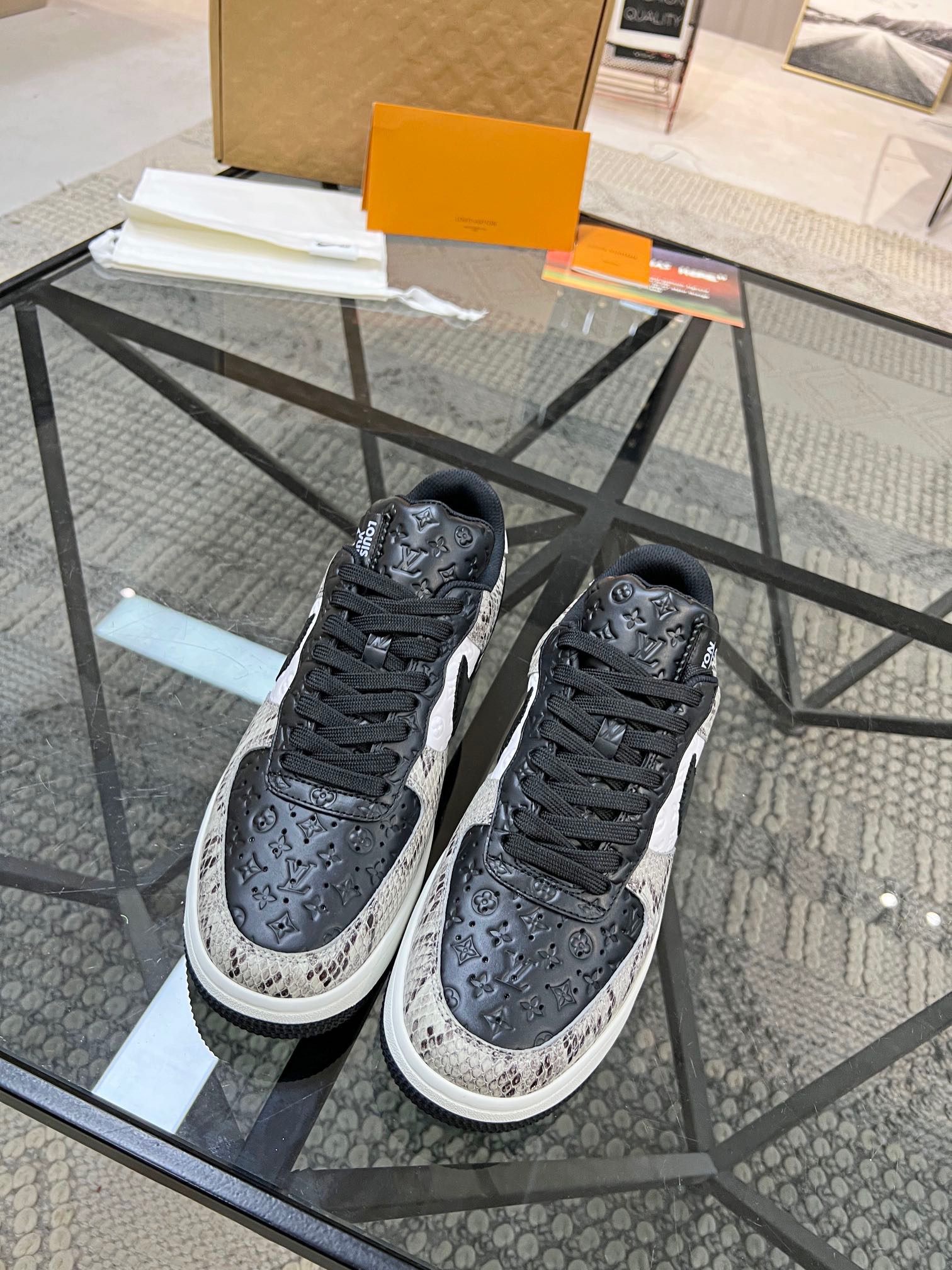 Men Women L*ouis V*uitton x NIKE Sneakers Maikesneakers