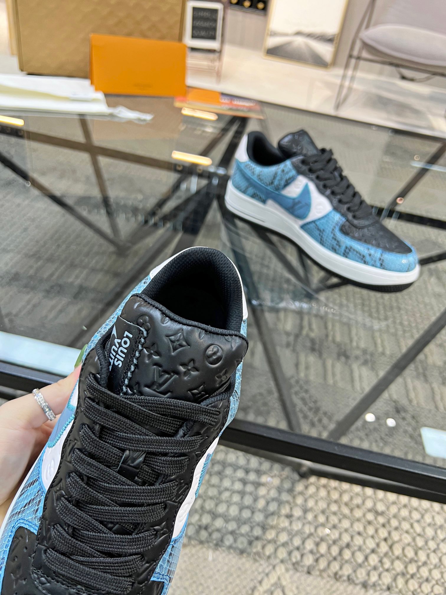 Men Women L*ouis V*uitton x NIKE Sneakers Maikesneakers