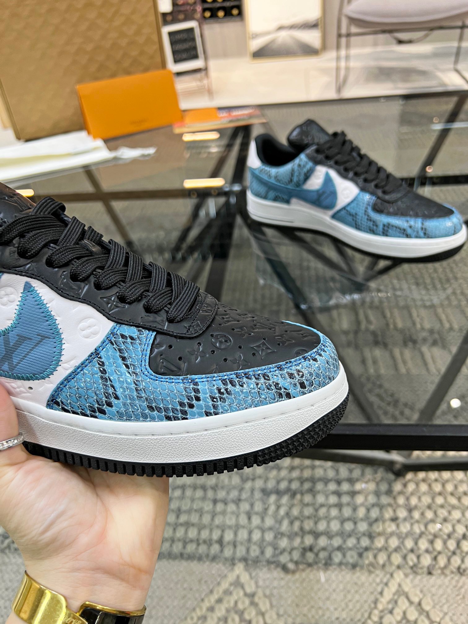 Men Women L*ouis V*uitton x NIKE Sneakers Maikesneakers