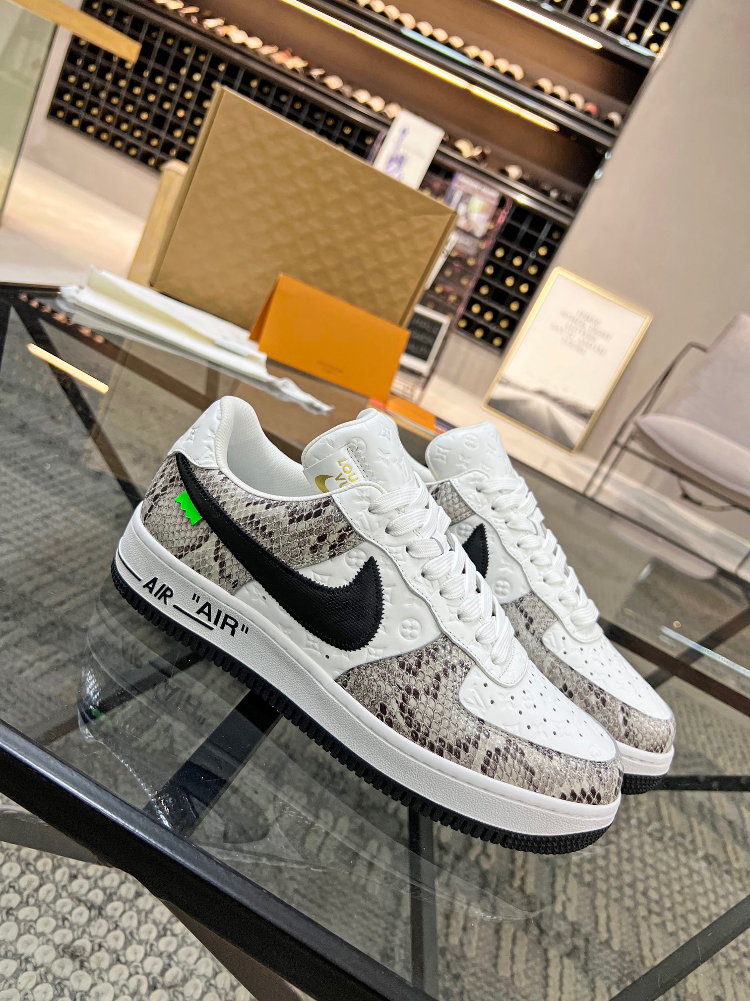 Men Women L*ouis V*uitton x NIKE Sneakers Maikesneakers