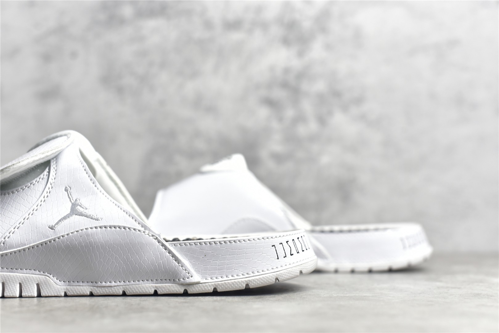 Nike Air Jordan 11 Slippers