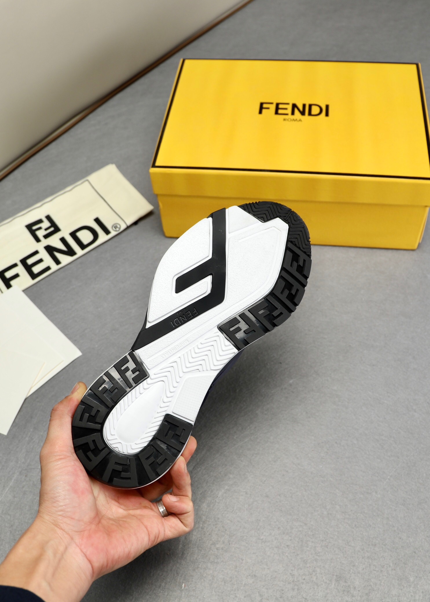 Men F*endi Top Sneaker （ ）