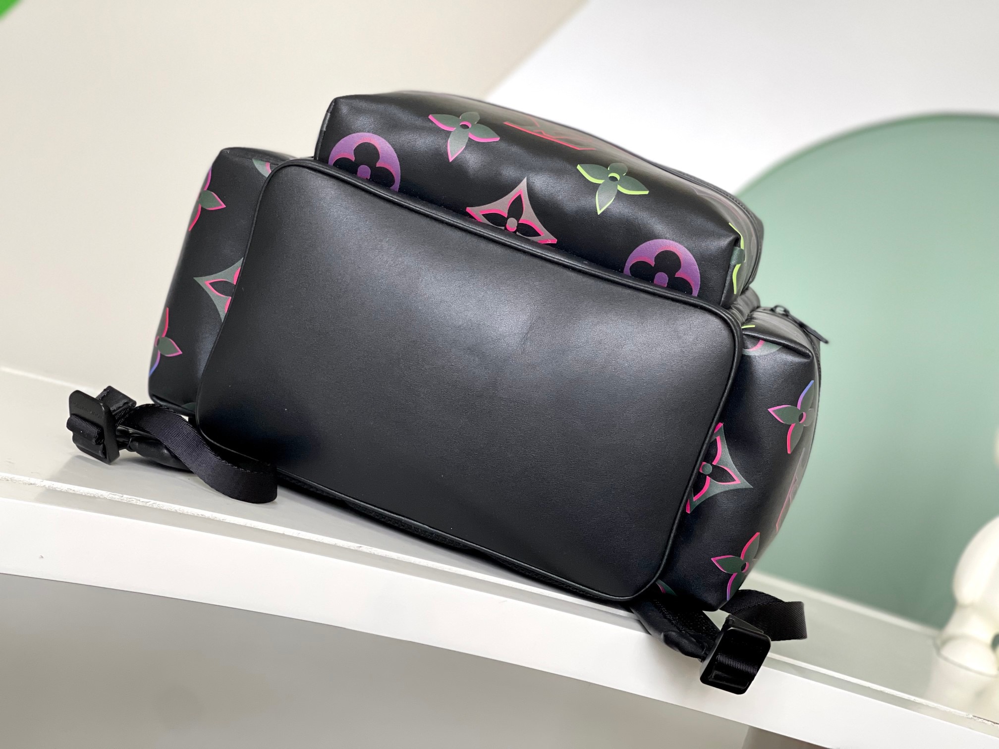 L*ouis V*uitton Top Bag