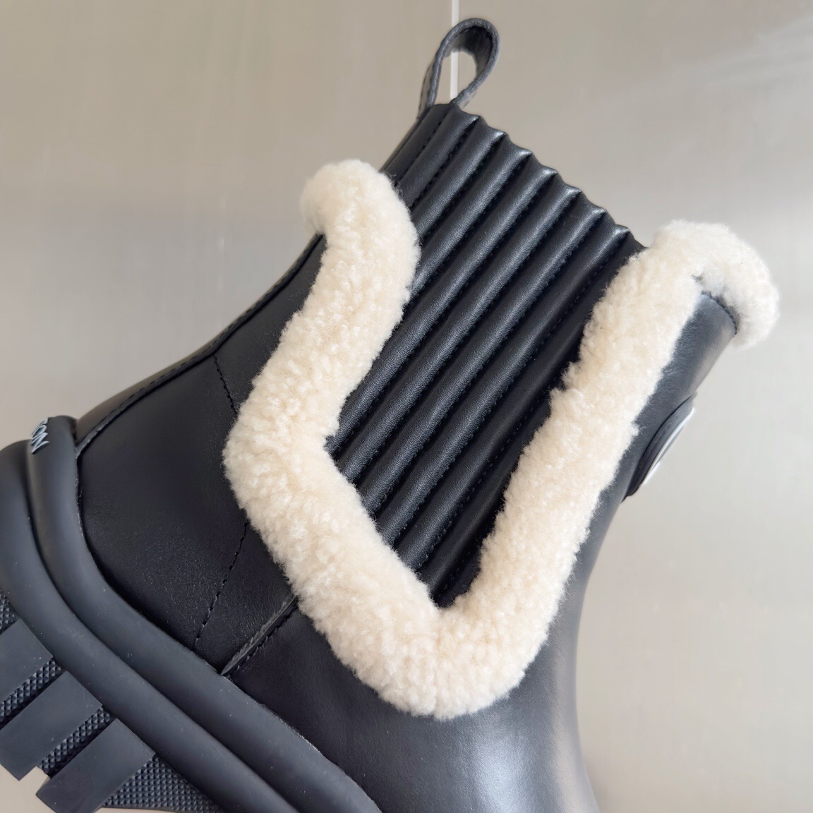 Women L*ouis V*uitton Top Sneaker