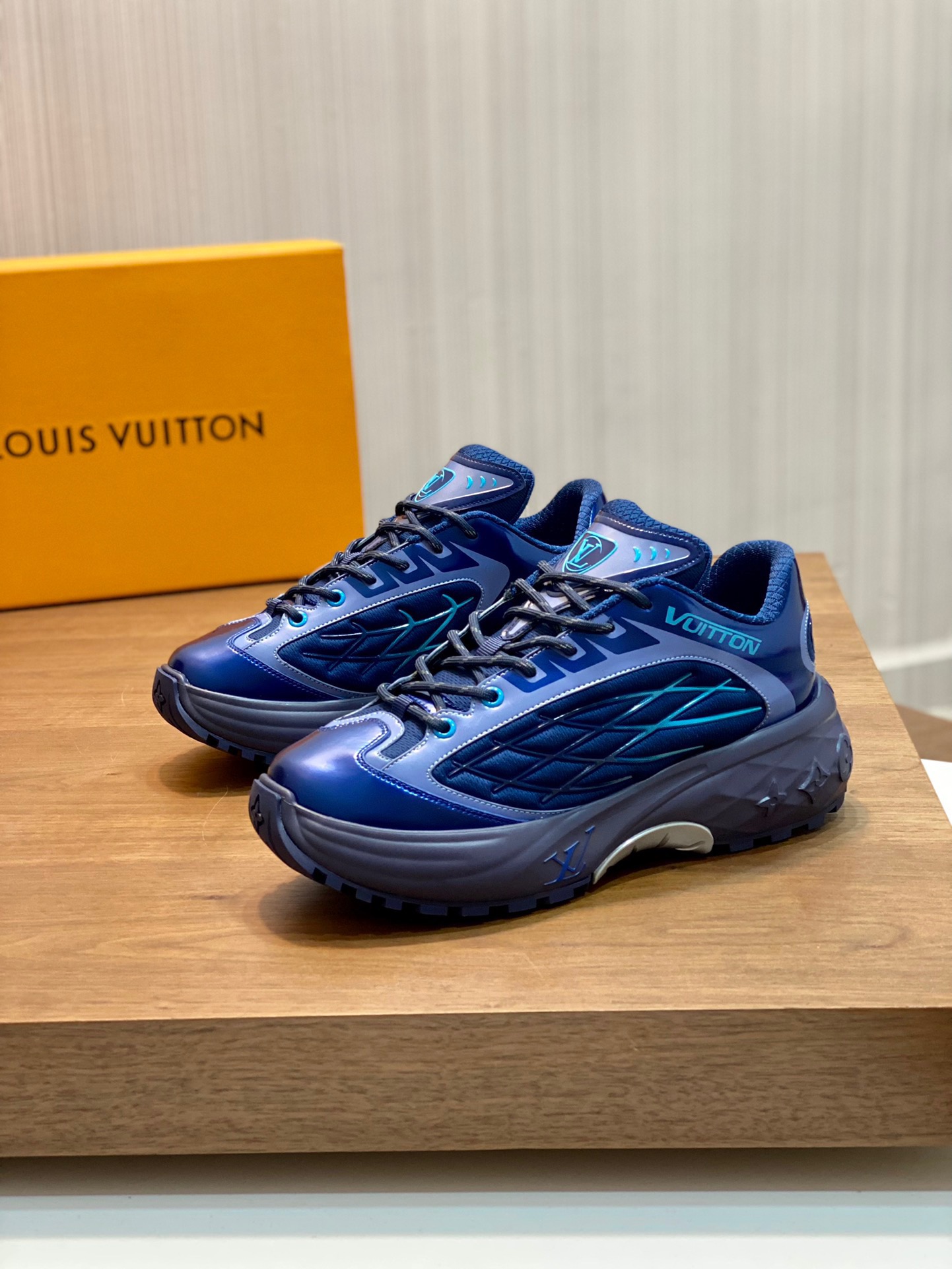 Men L*ouis V*uitton Top Sneaker