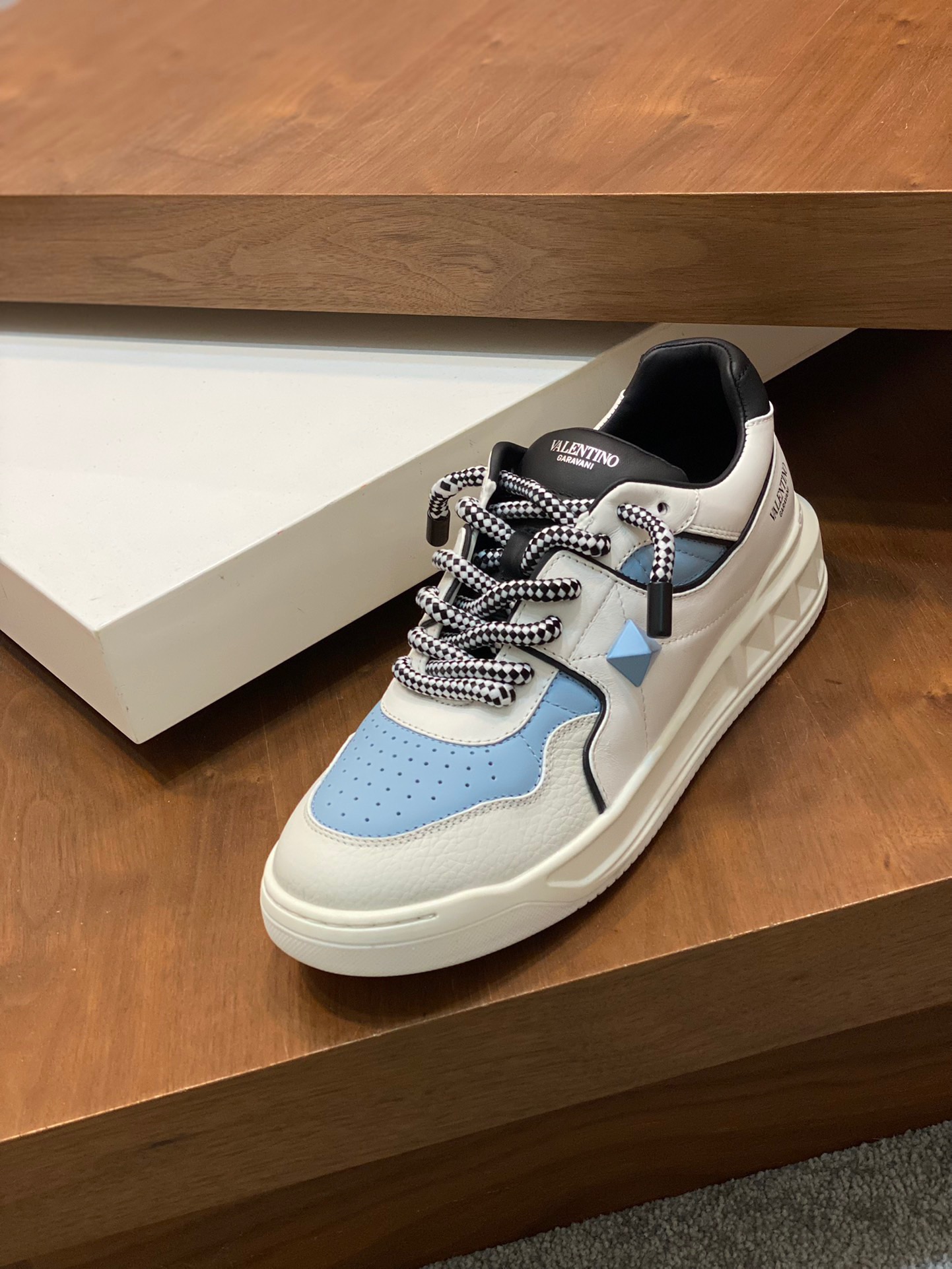Men Women 𝑉*𝐴𝐿𝐸𝑁𝑇𝐼𝑁𝑂 Top Sneaker