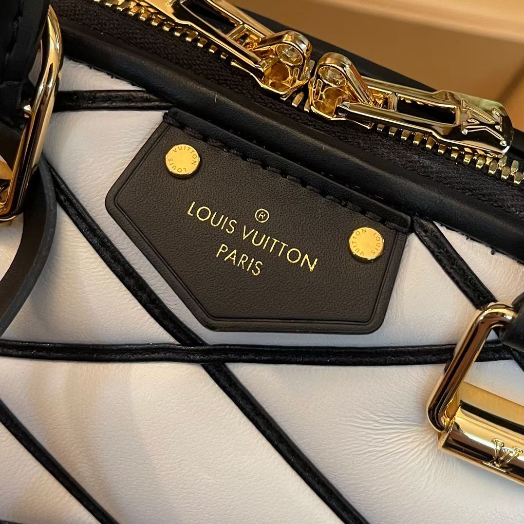 women L*ouis V*uitton Top Bag 23761