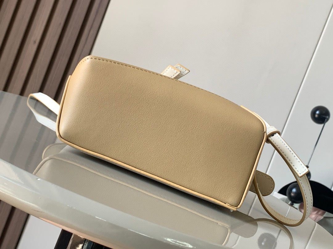 L*oewe Bag 9310 Top Quality