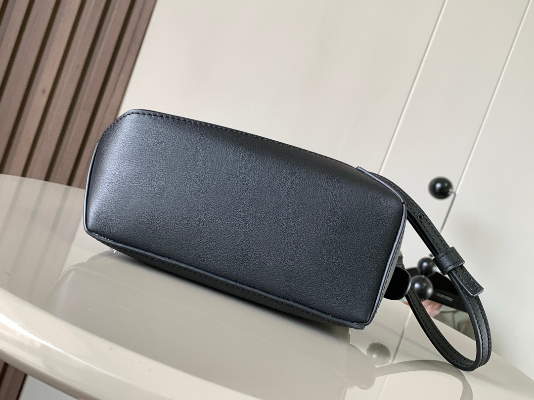 L*oewe Bag 9310 Top Quality