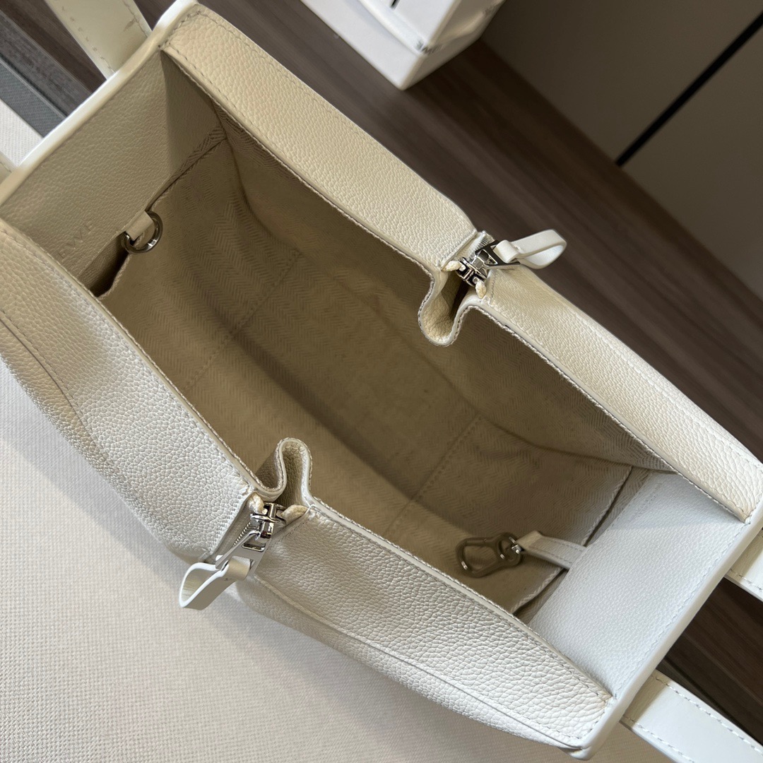 L*oewe Bag 652235 Top Quality