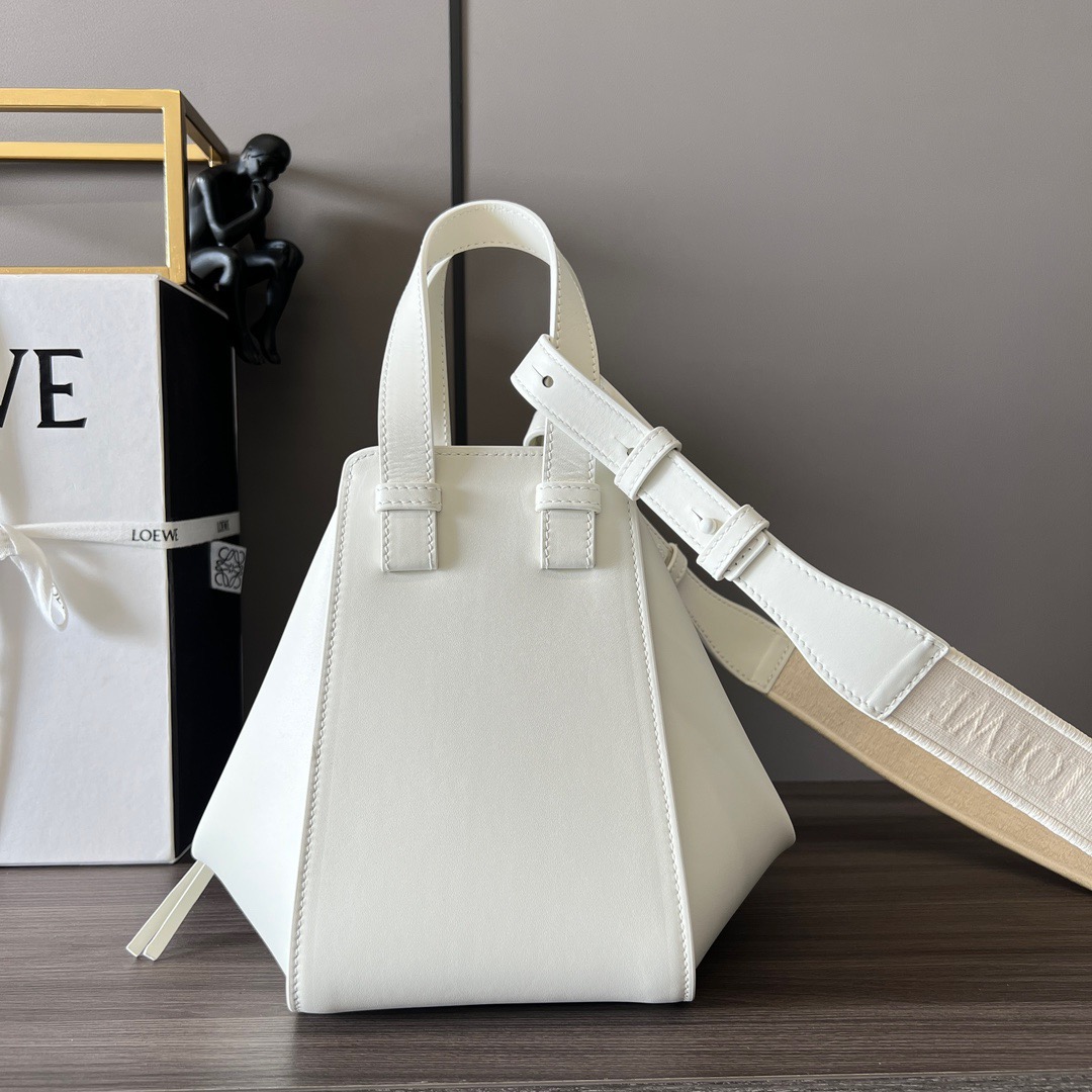 L*oewe Bag 652235 Top Quality