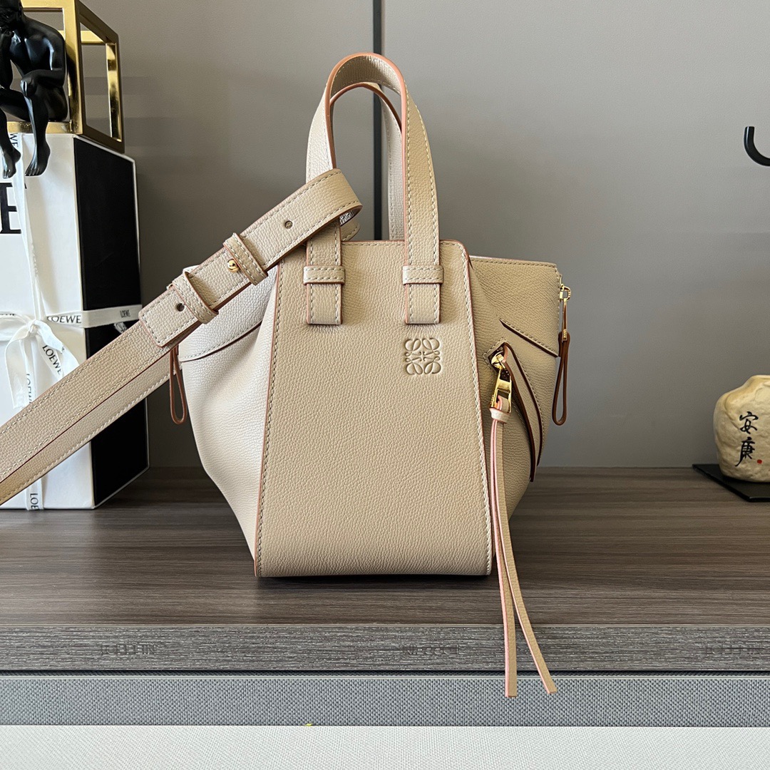 L*oewe Bag 652235 Top Quality