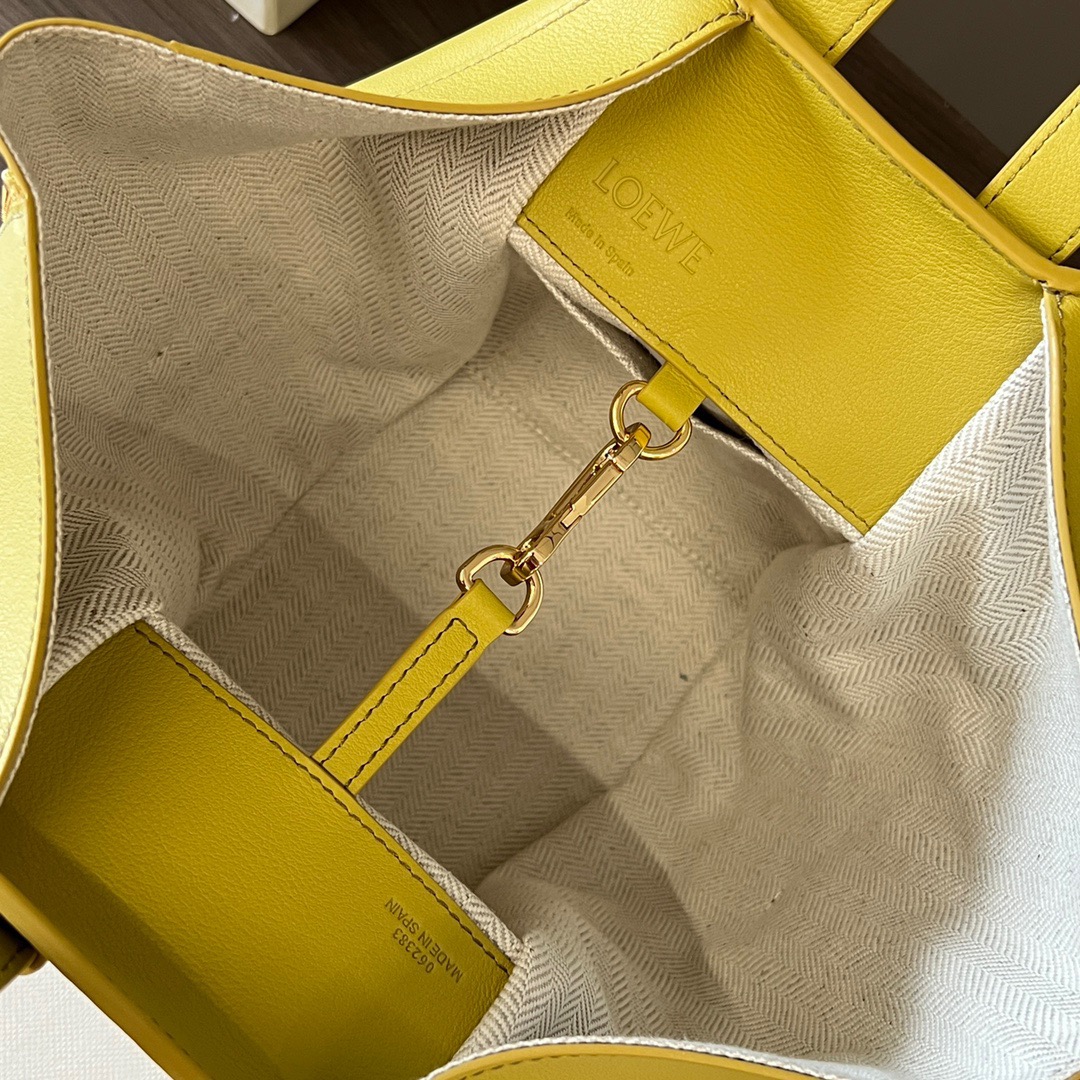 L*oewe Bag 652235 Top Quality