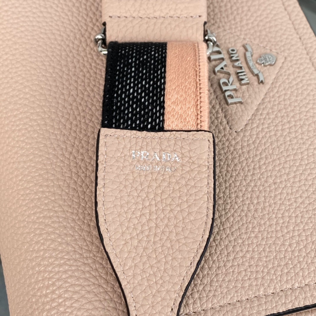 P*rada Bag Top Quality