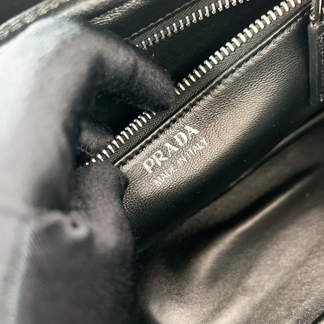 P*rada Bag Top Quality