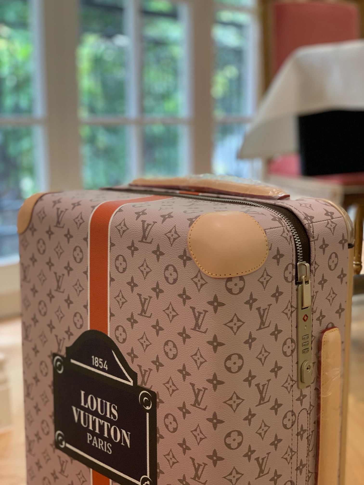 L*ouis V*uitton Luggage