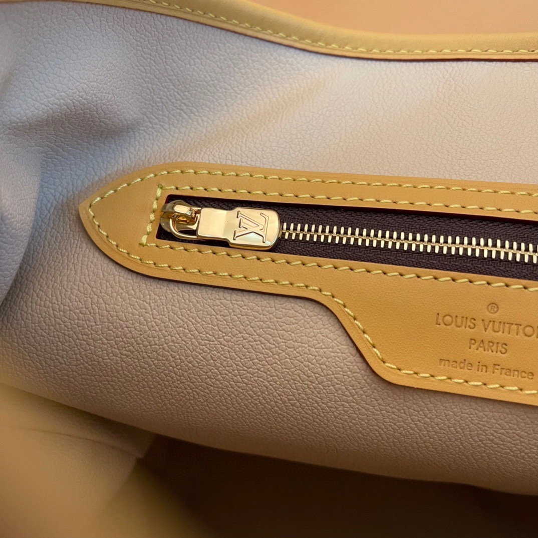 L*ouis V*uitton Top Bag