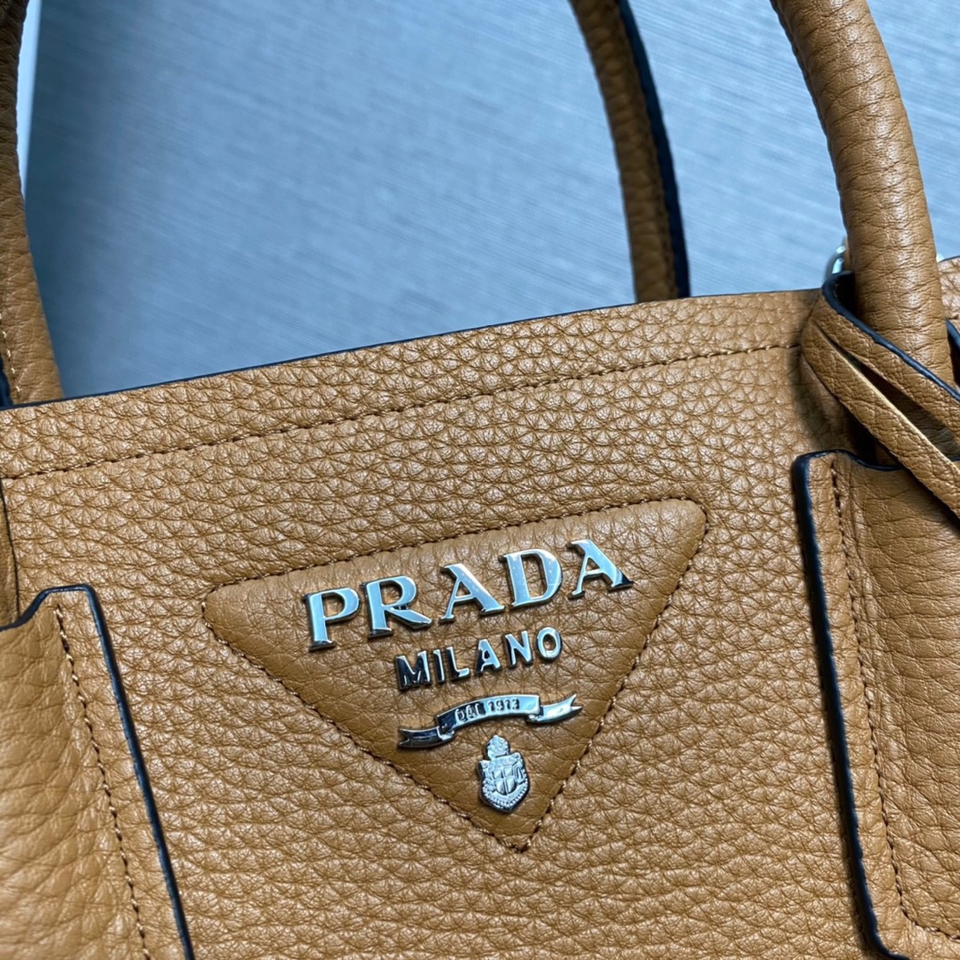 P*rada Bag Top Quality
