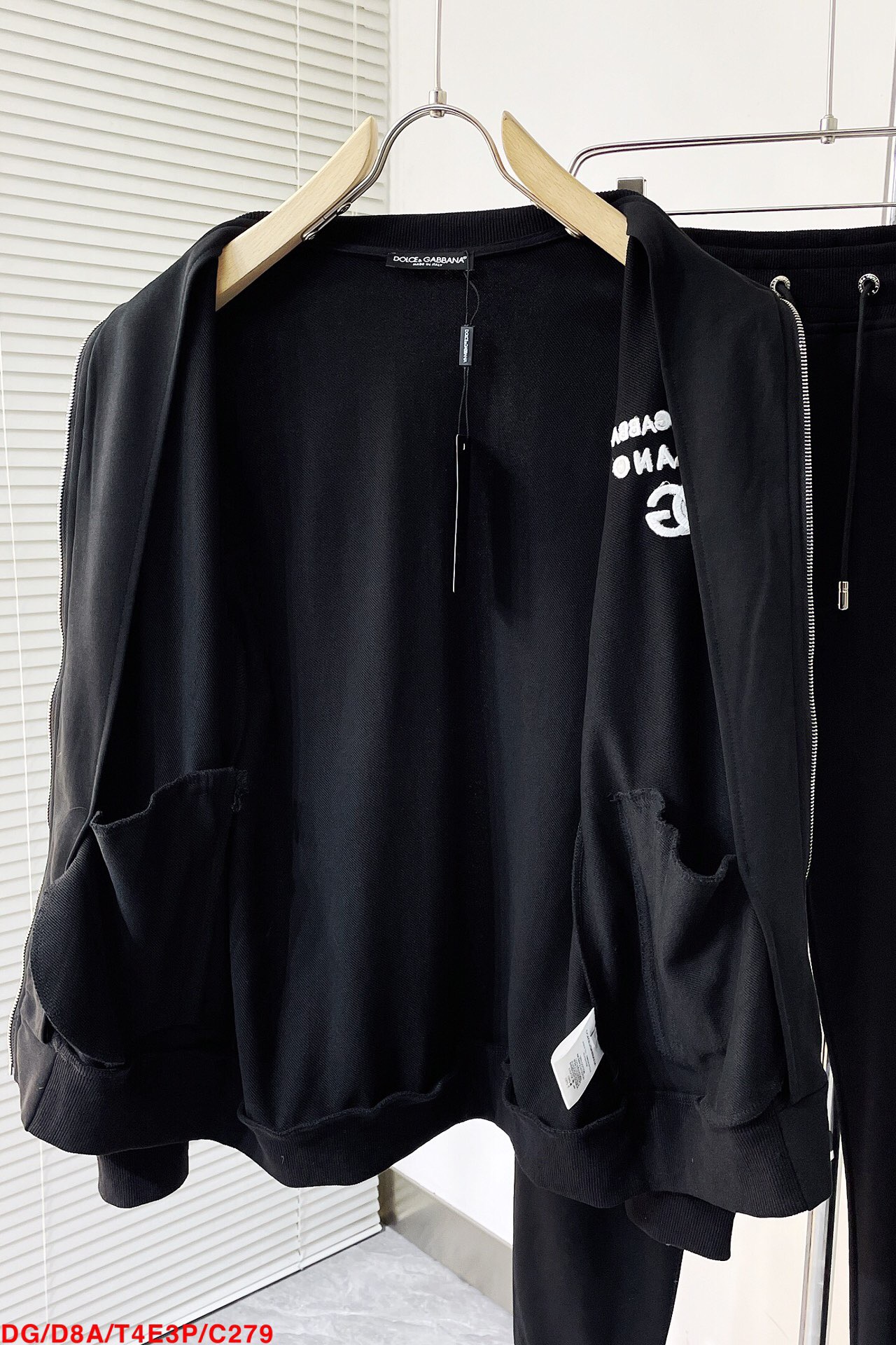 Men suits Top Quality