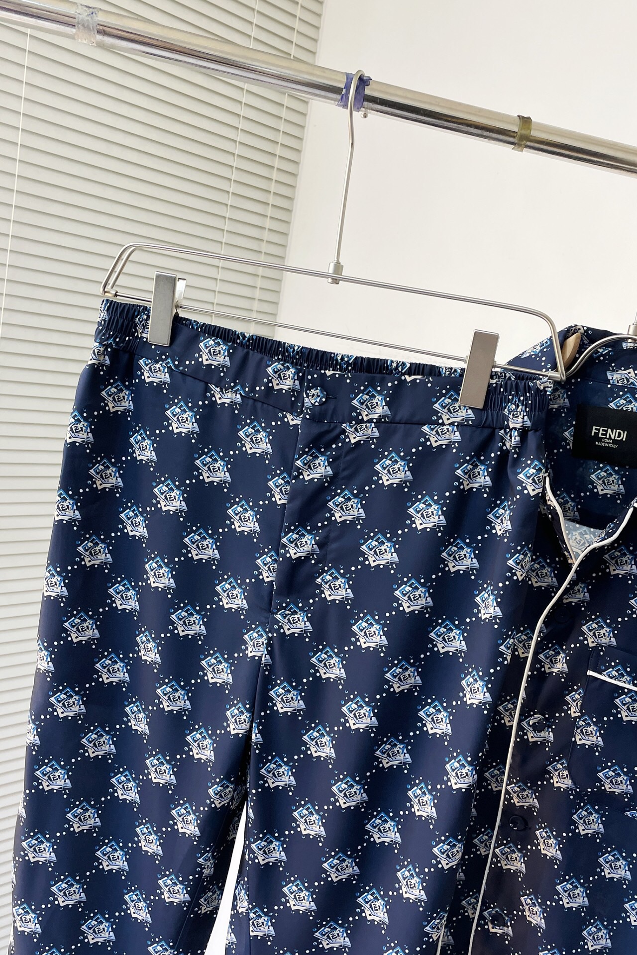 Men suits Top Quality