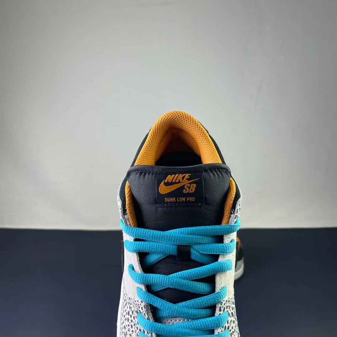 NK SB Dunk Low