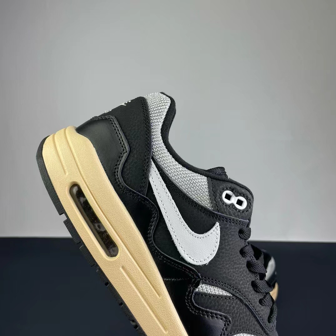 Nike Air Max+P*atta ）