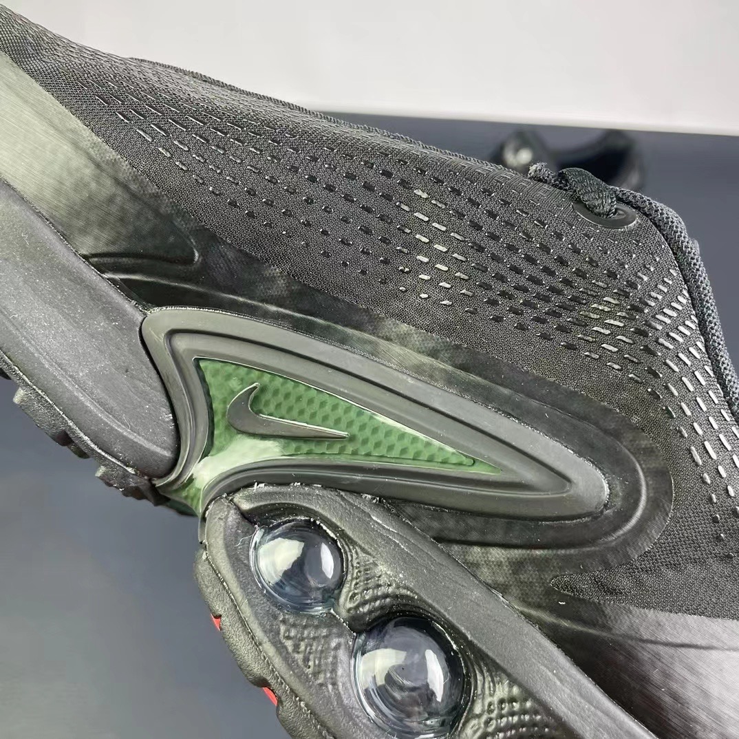 Nike Air Max+S*upreme ）