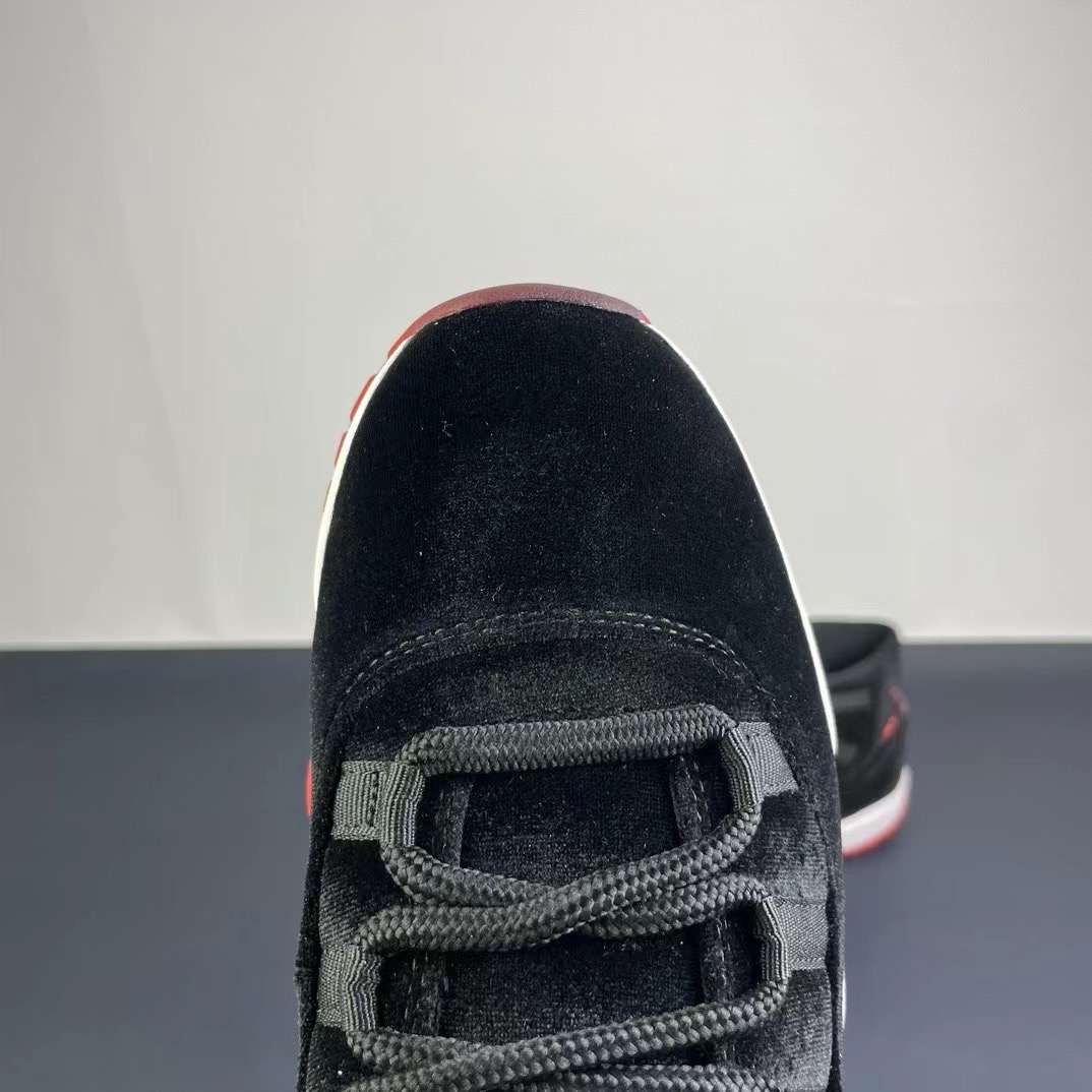 NIKE Air Jordan 11（）