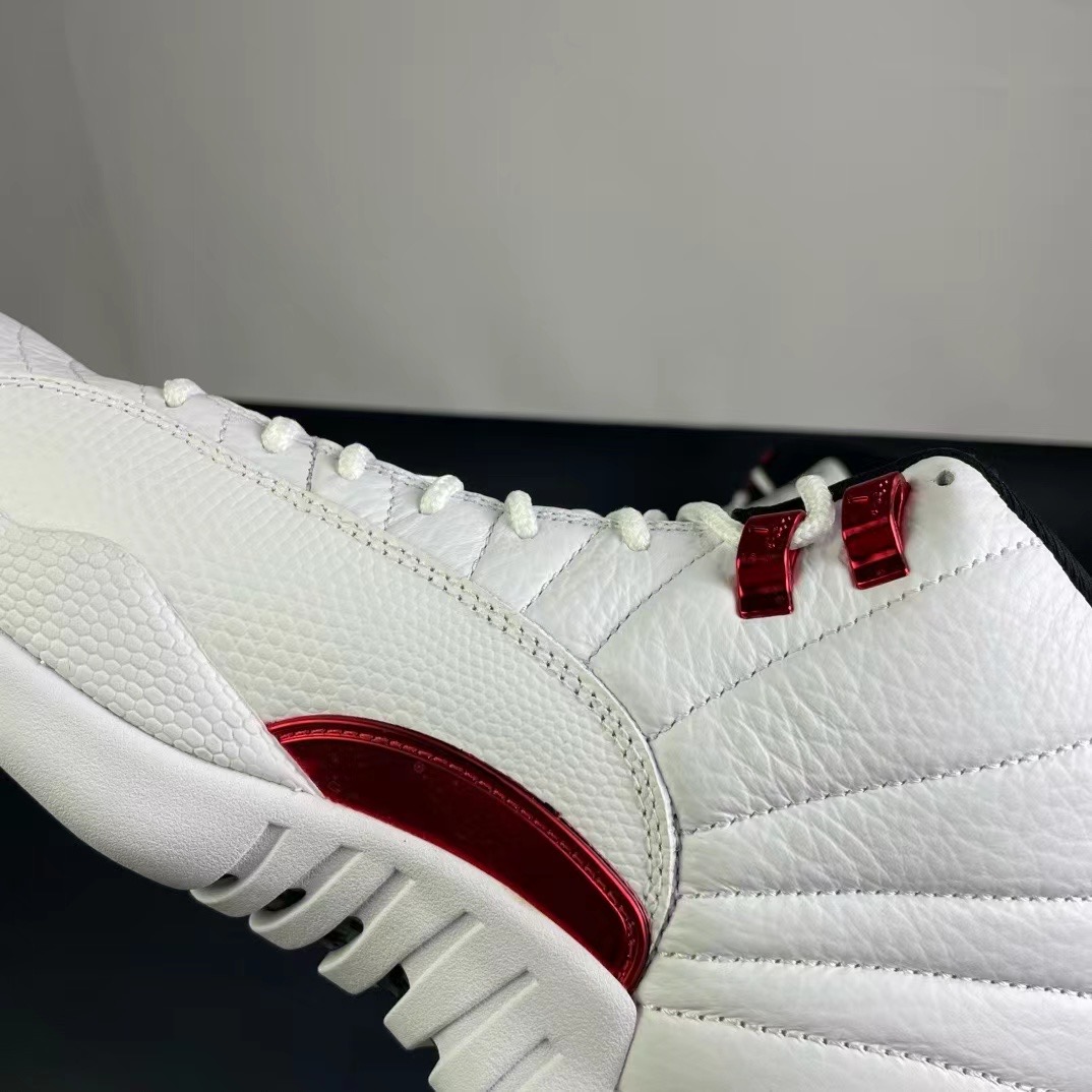 Air Jordan 12