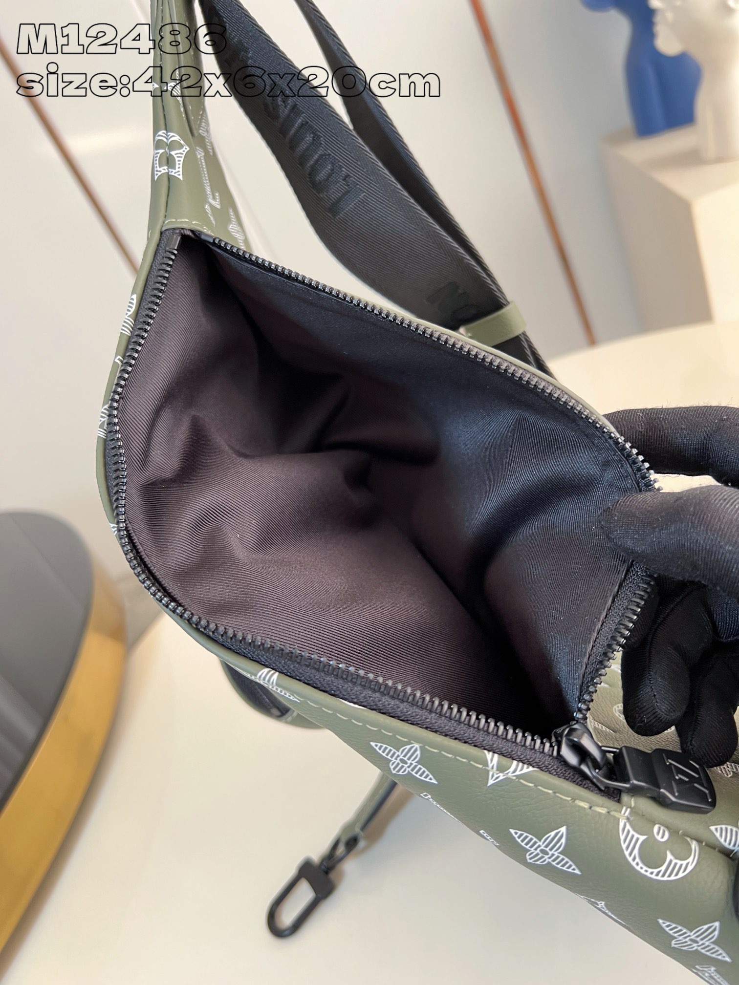 L*ouis V*uitton Top Bag