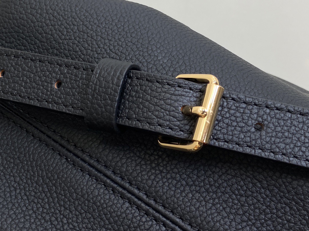 L*ouis V*uitton Top Bag