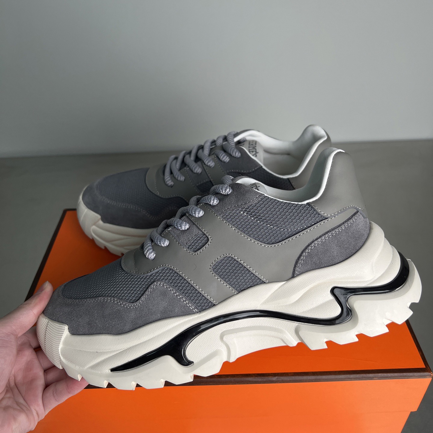 Men H*ermes Top Sneaker