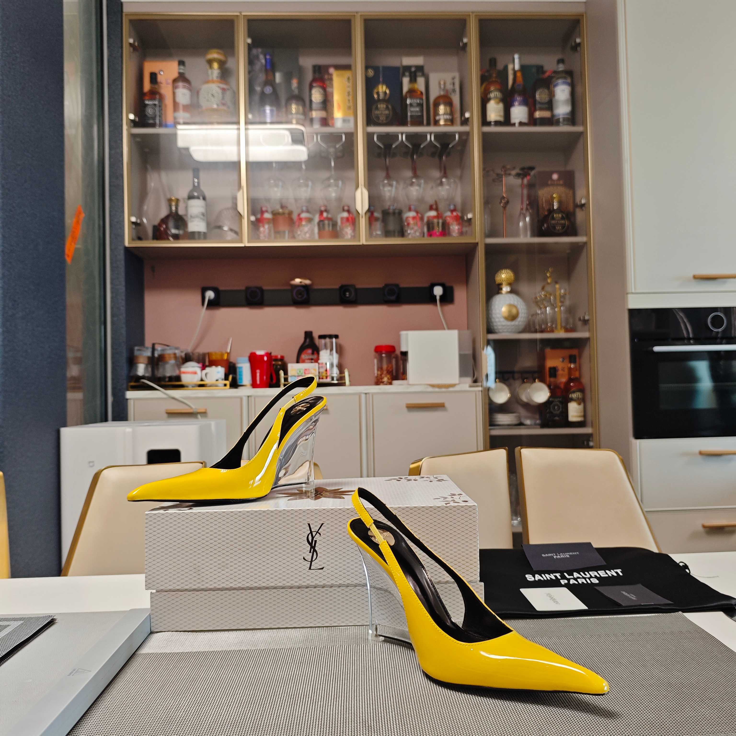 Women Y*SL Top Pumps