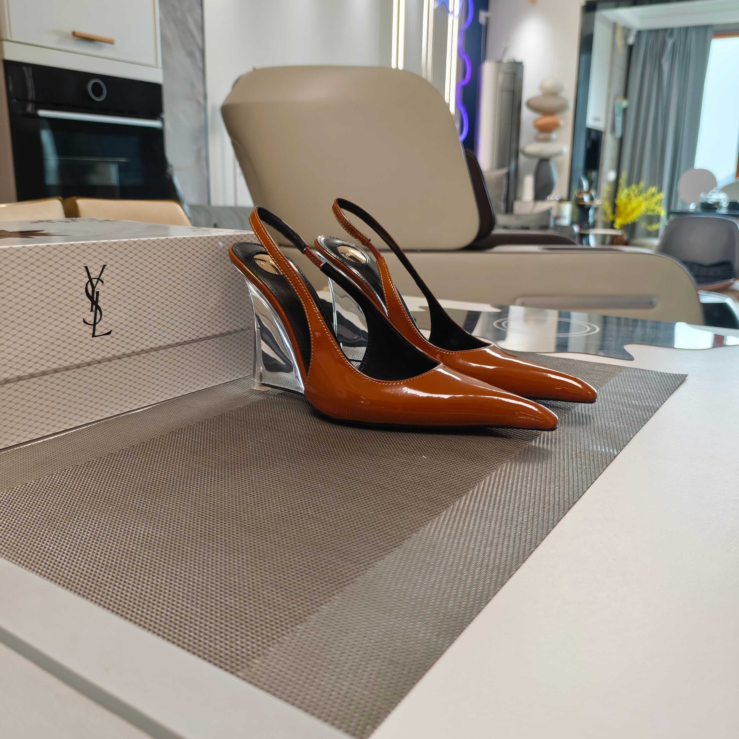 Women Y*SL Top Pumps