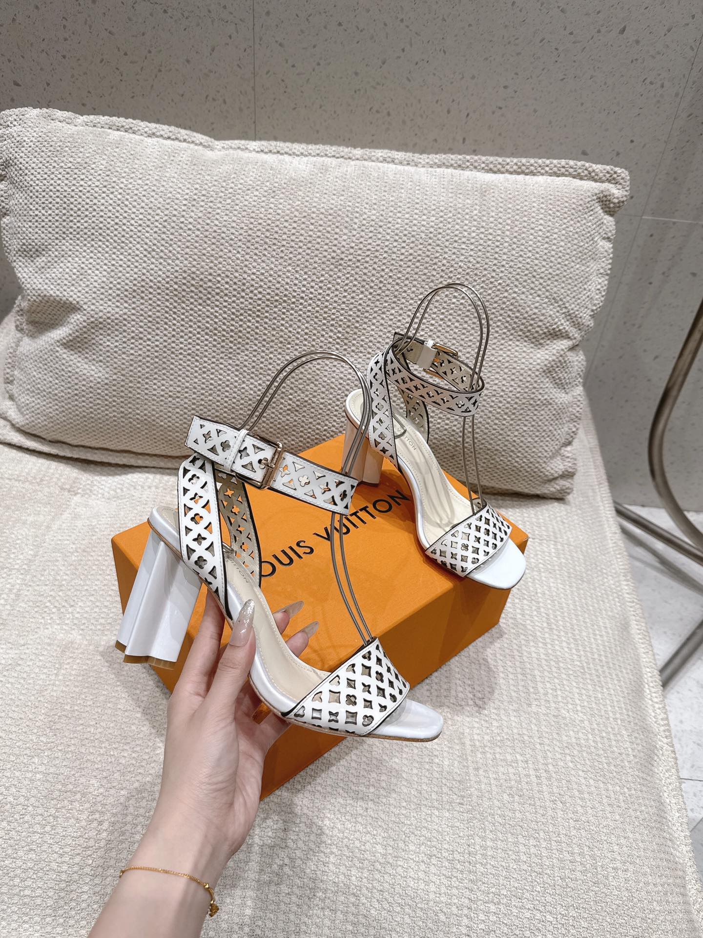 Women L*ouis V*uitton Top Sandals