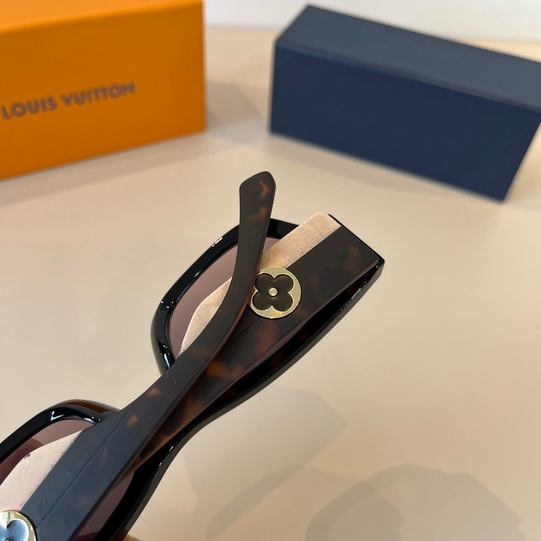 L*ouis V*uitton Glasses