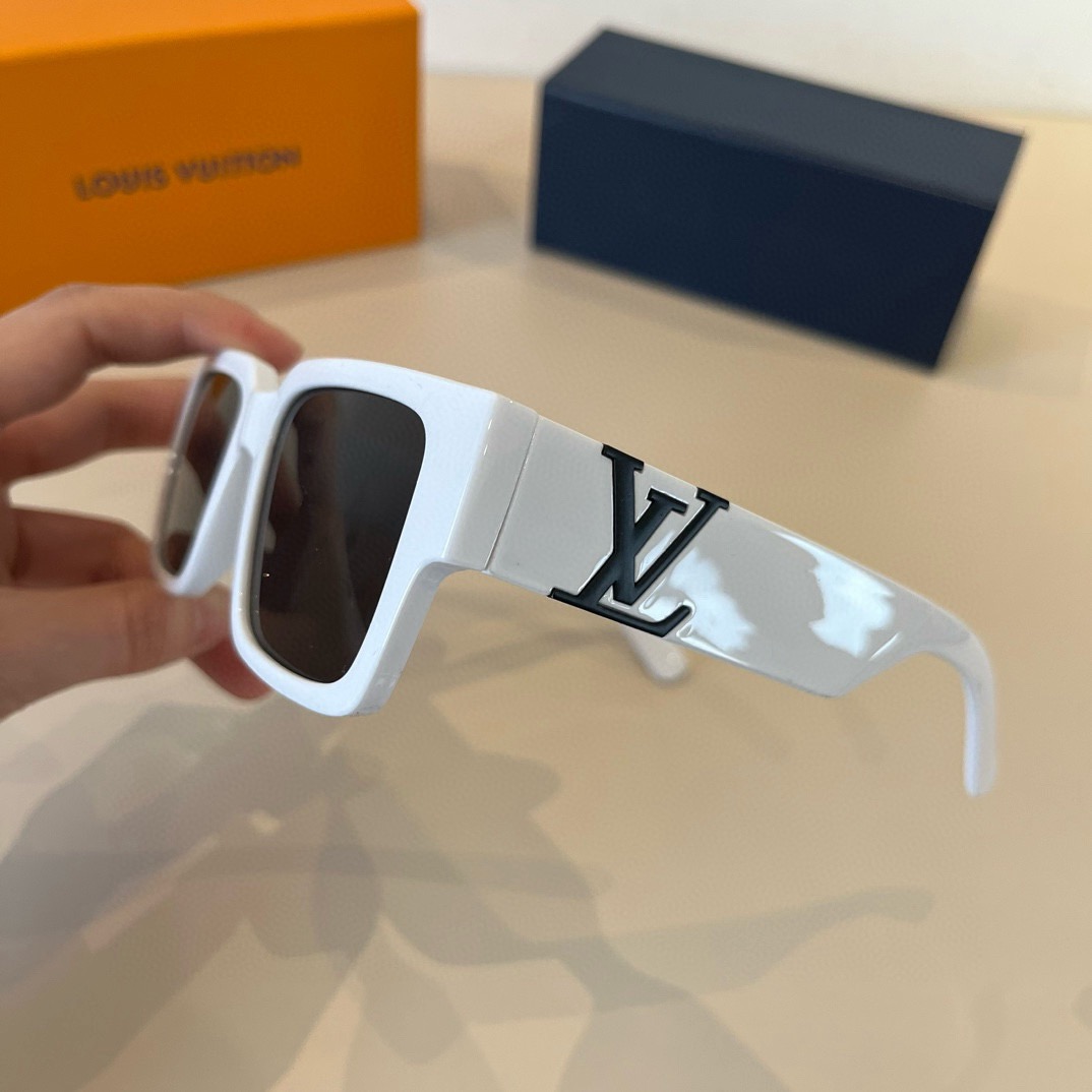 L*ouis V*uitton Glasses