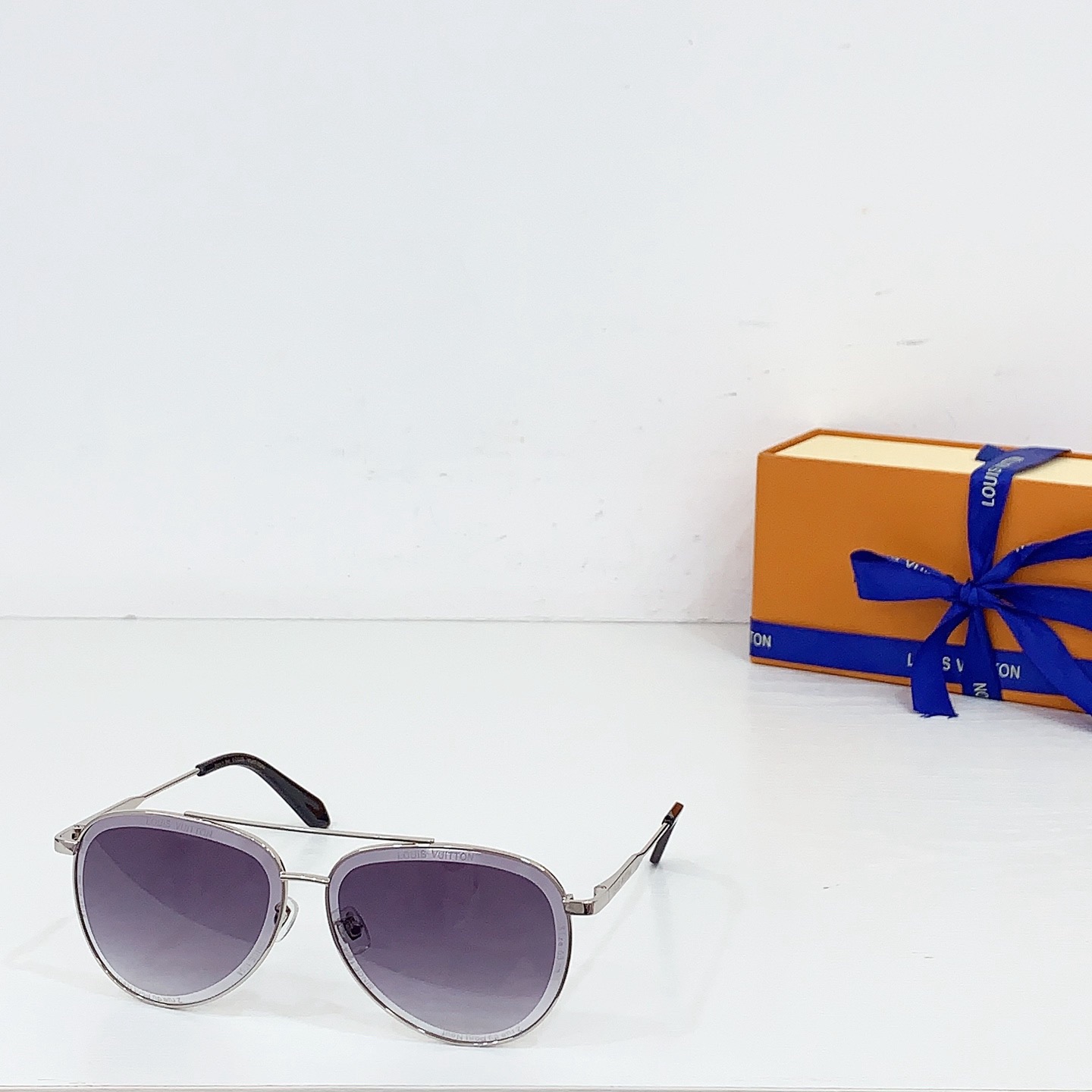 L*ouis V*uitton Glasses