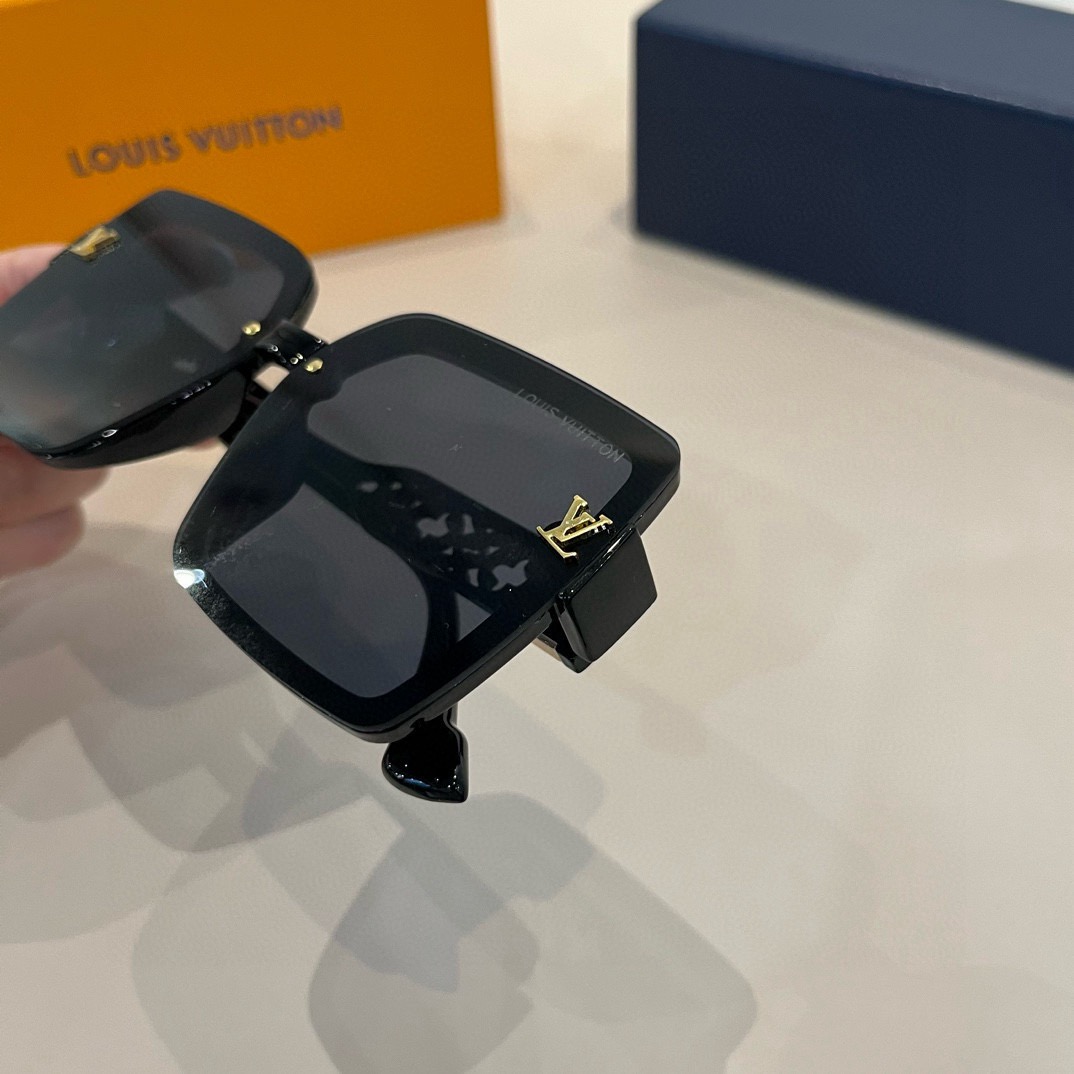 L*ouis V*uitton Glasses