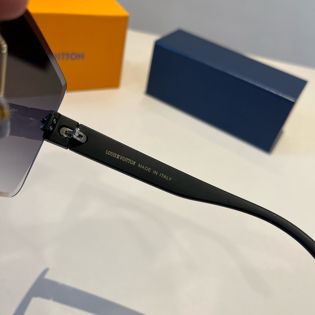 L*ouis V*uitton Glasses