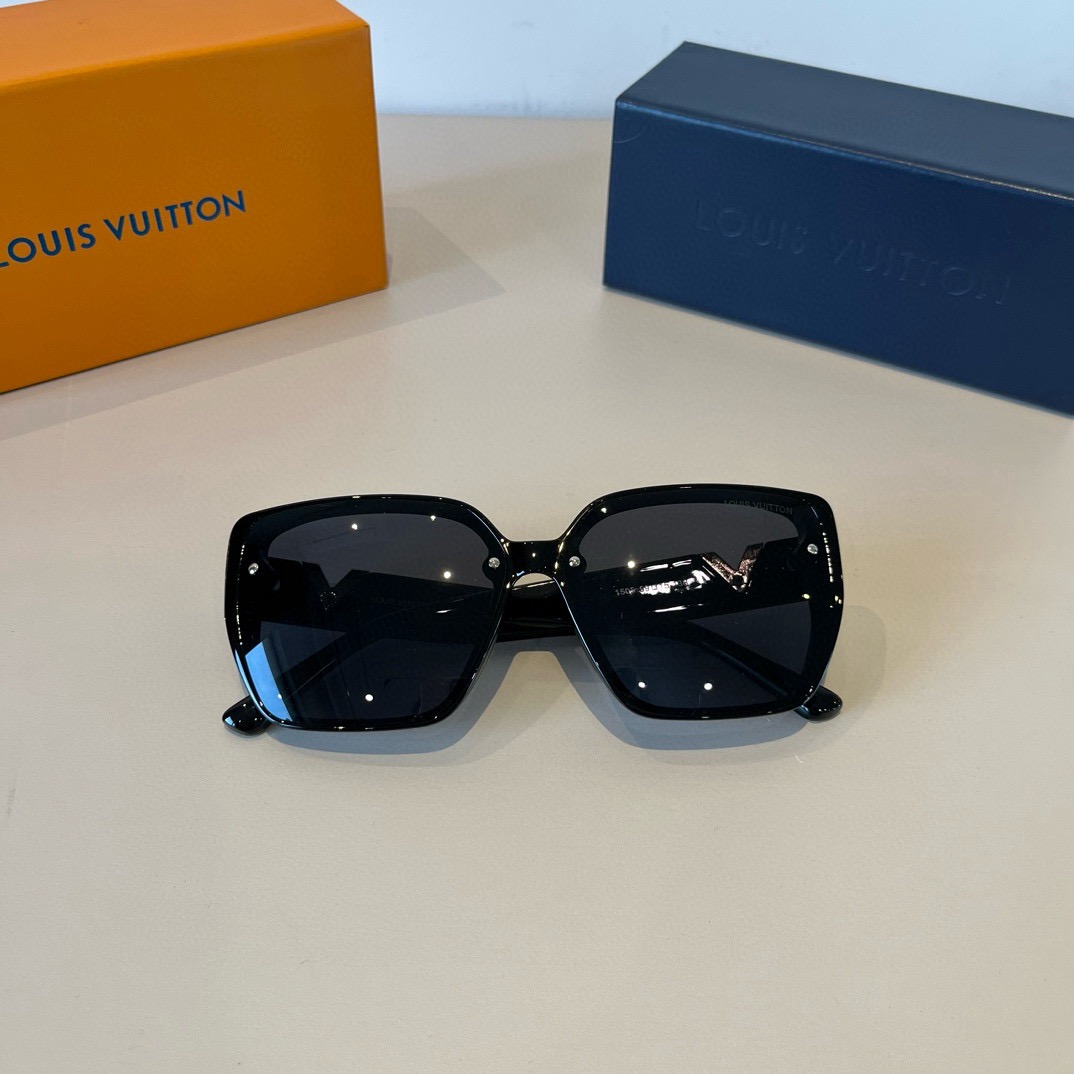 L*ouis V*uitton Glasses