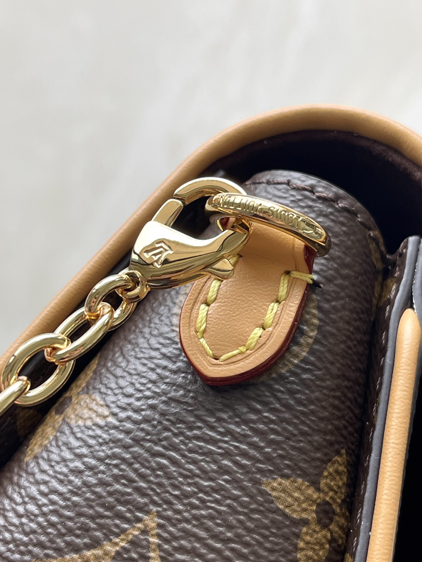 L*ouis V*uitton Top Bag