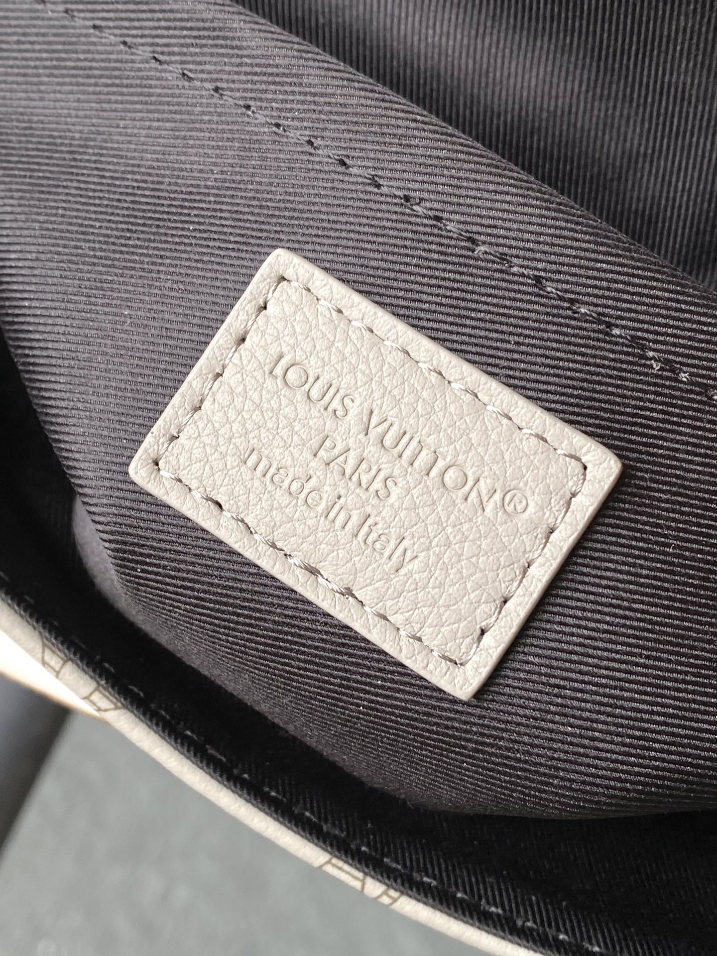 L*ouis V*uitton Top Bag