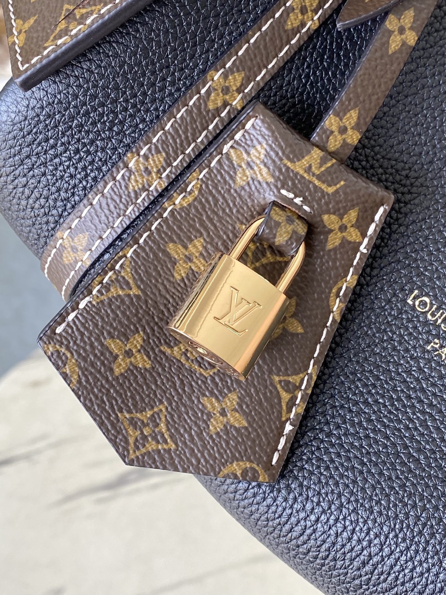 L*ouis V*uitton Top Bag