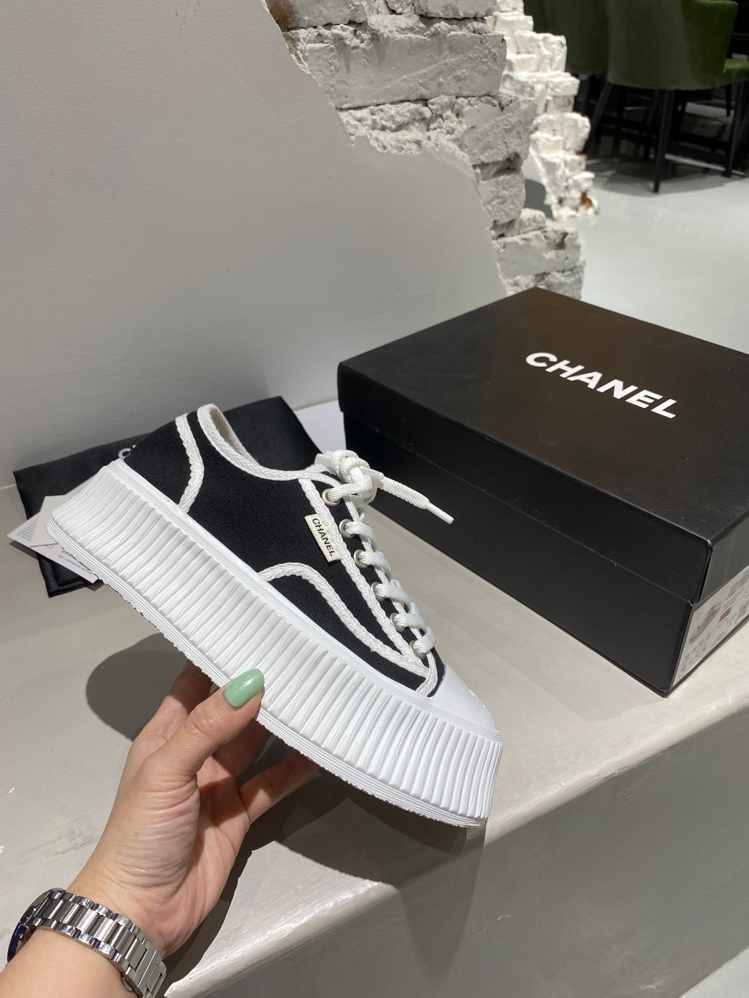 Women Top Quality C*hanel shoes