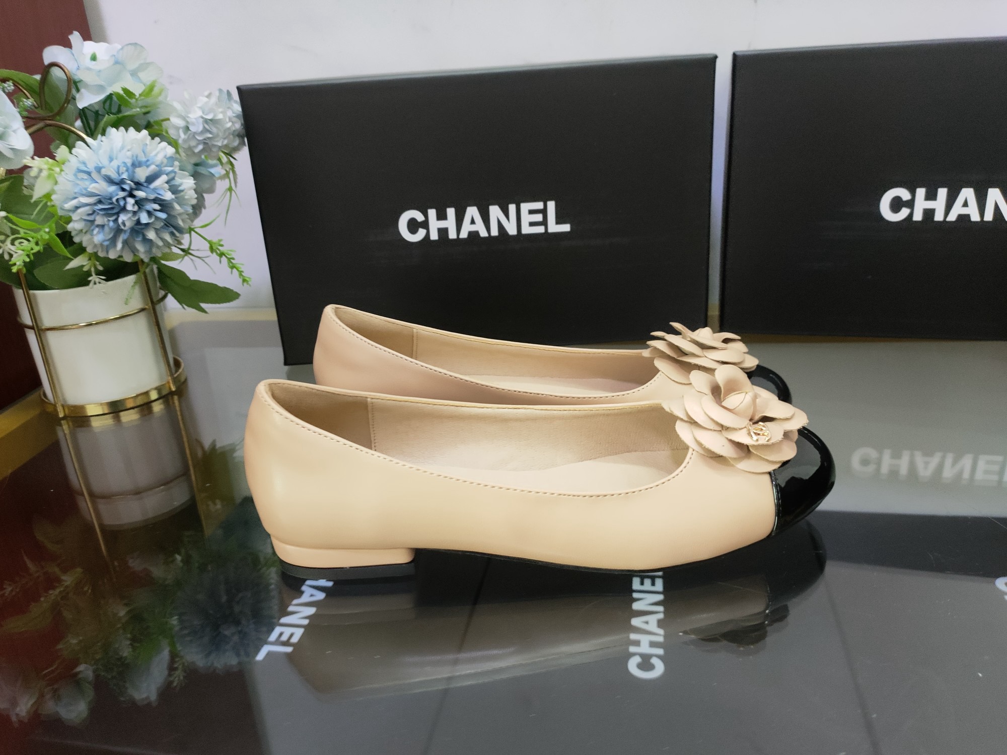 Women Top Quality C*hanel shoes