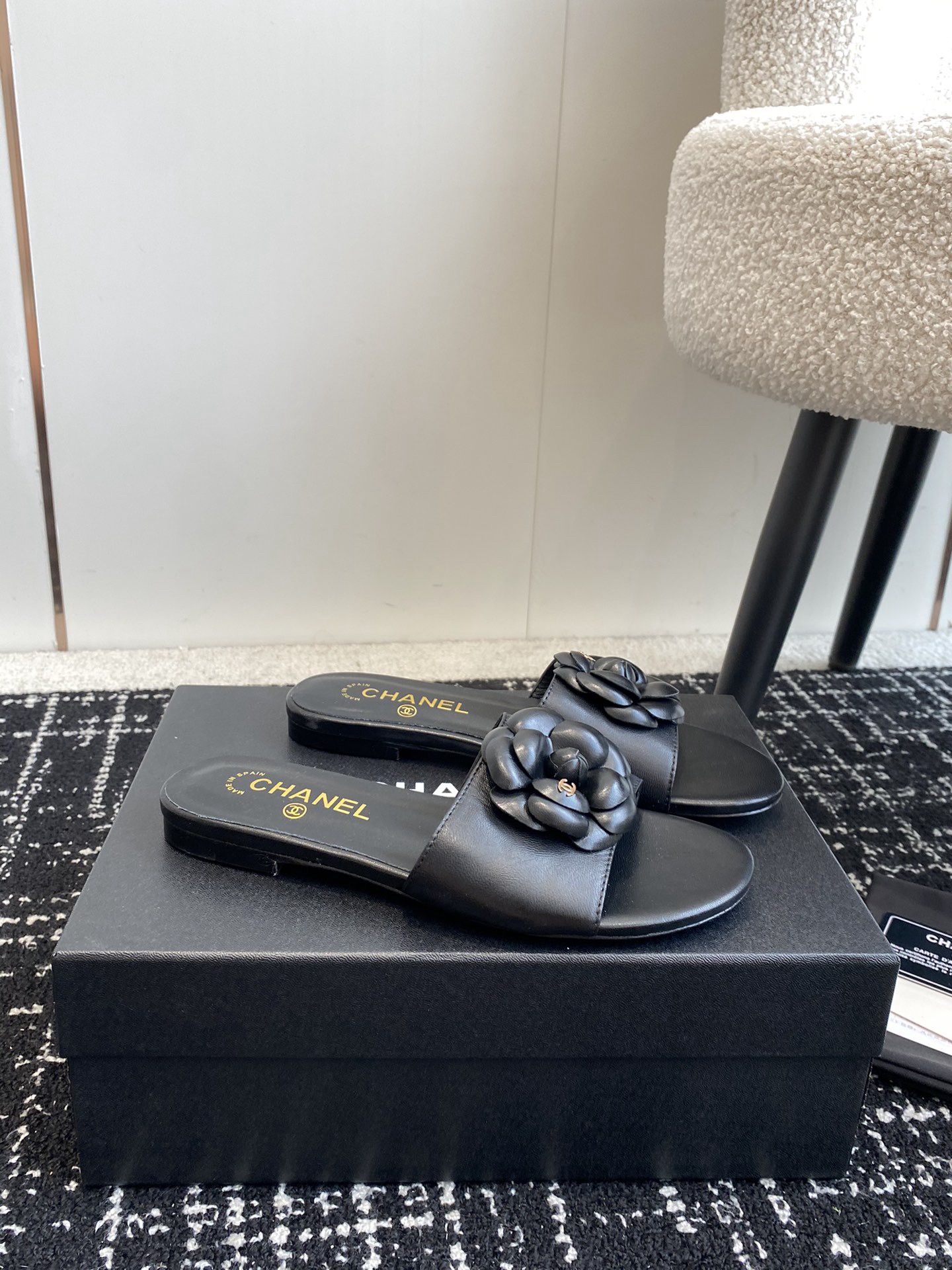 Women Top Quality C*hanel shoes