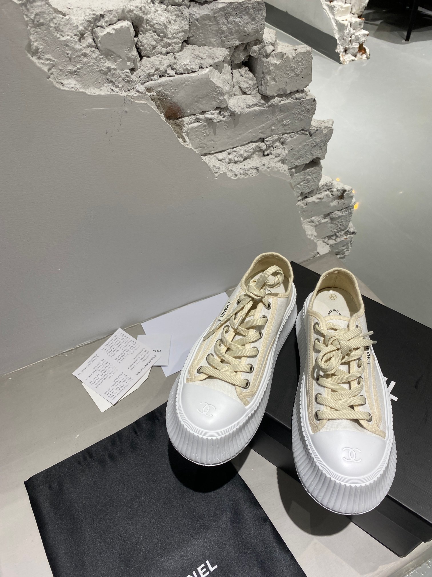 Women Top Quality C*hanel shoes