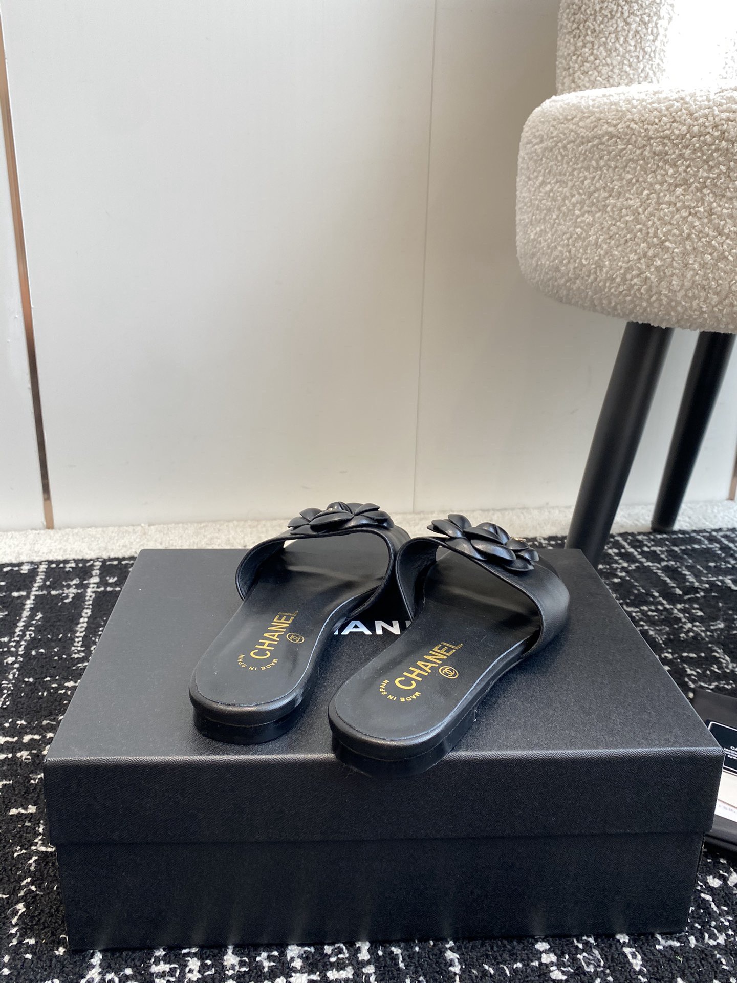 Women Top Quality C*hanel shoes